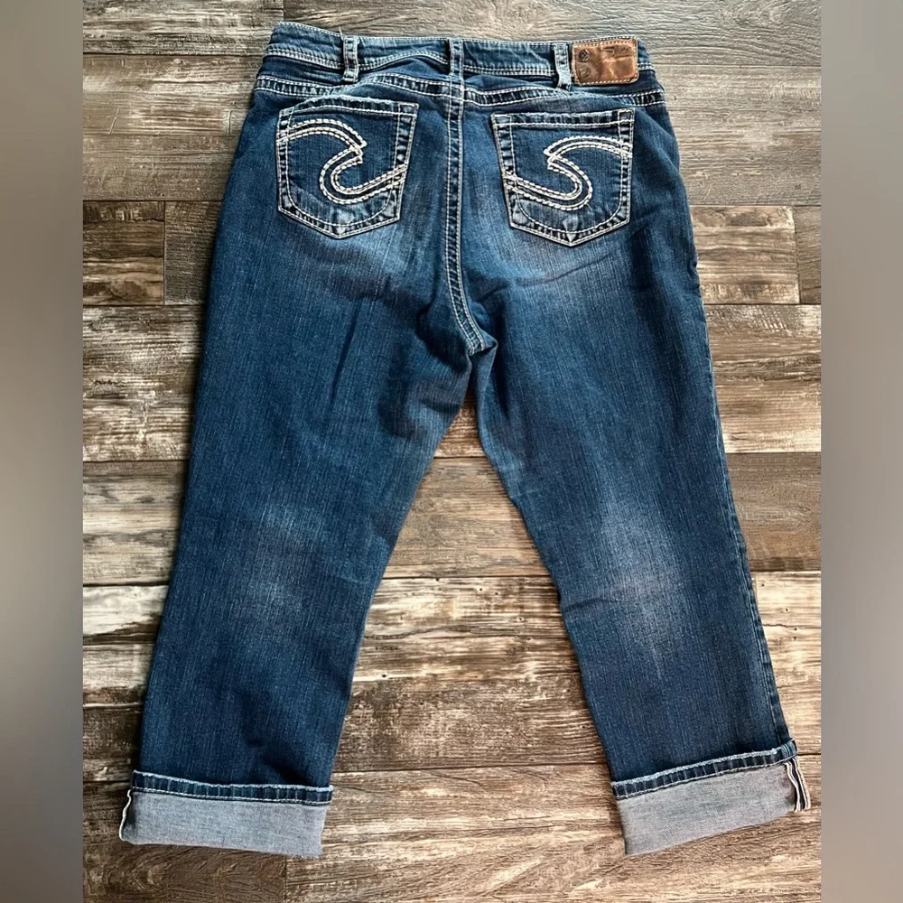 💚 Women’s Comfy Silver Jean Co. Denim Capri 💚. SZ 14 - Picture 2 of 4